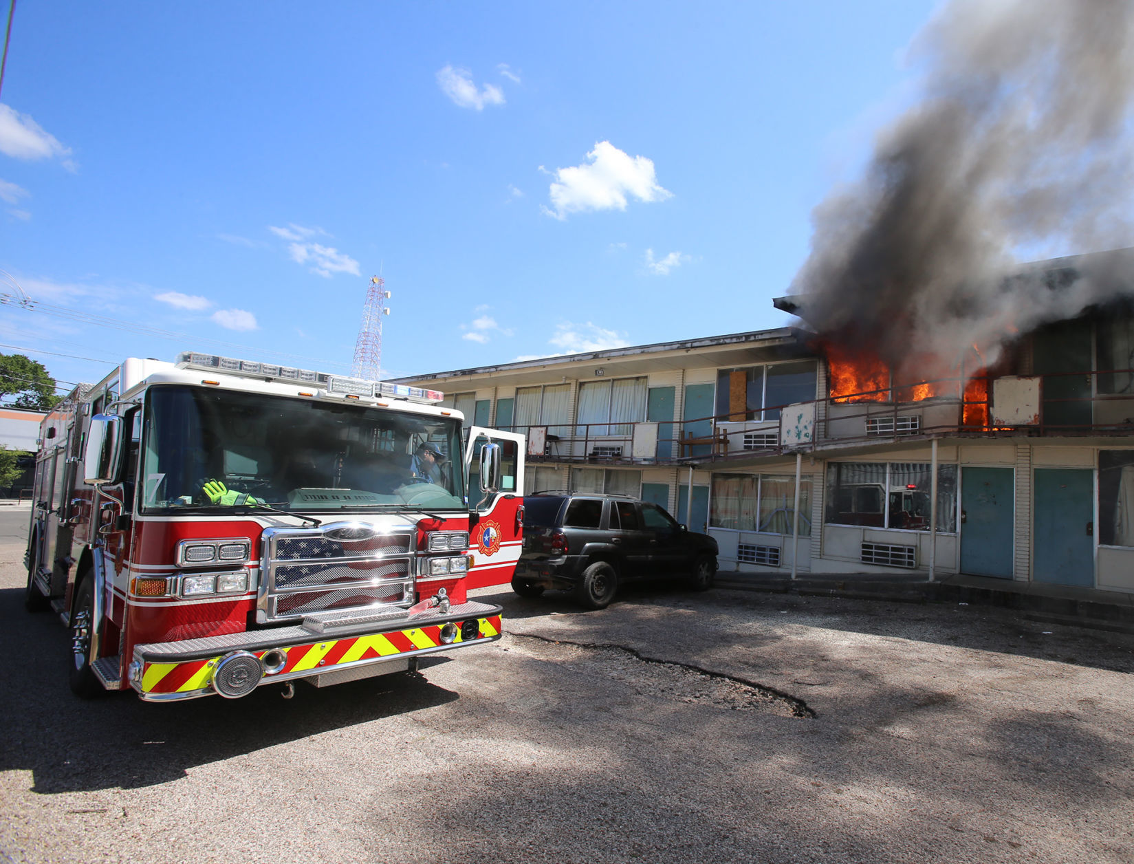 20190604_loc_hotel_fire_jl1